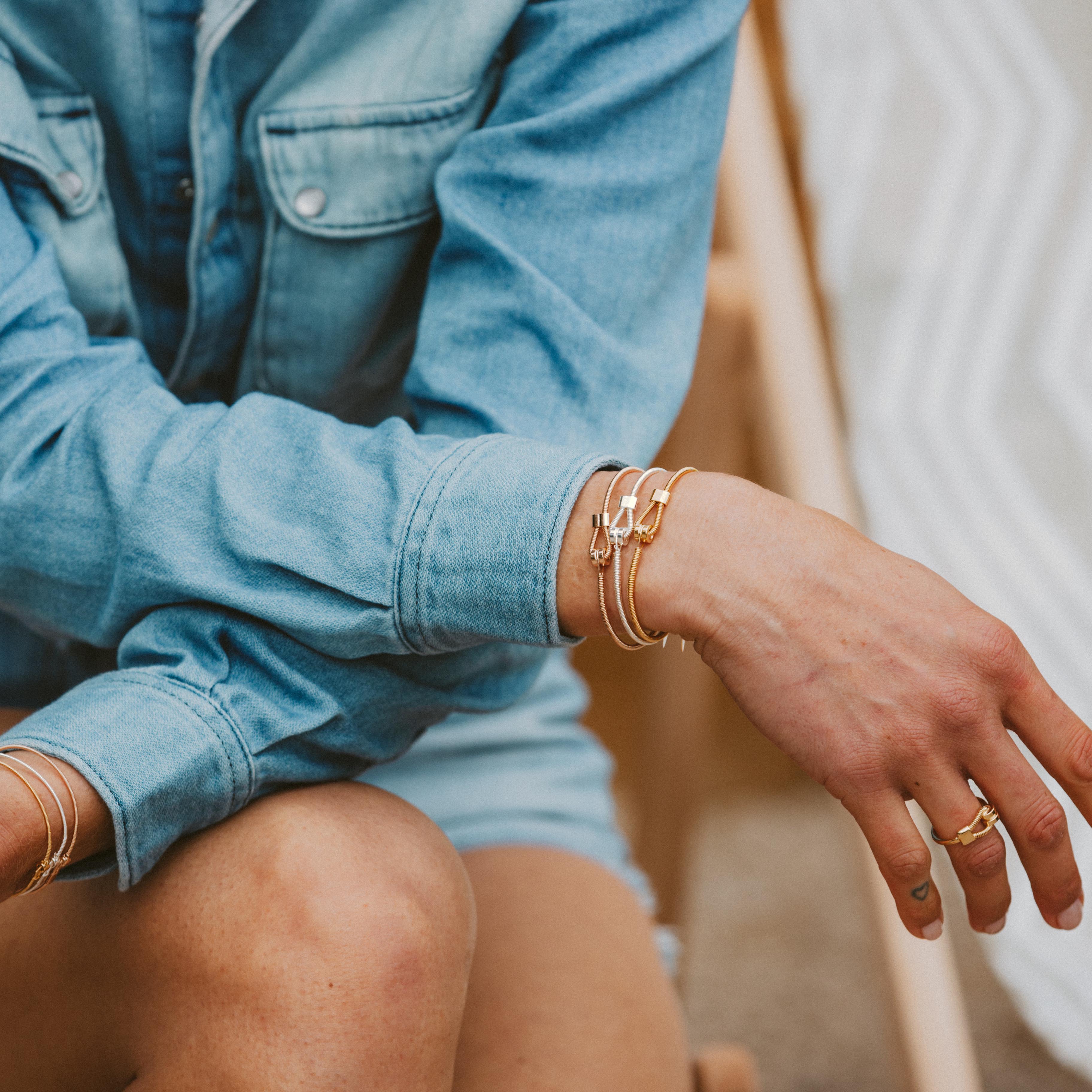 Ladies Bracelet, bass string