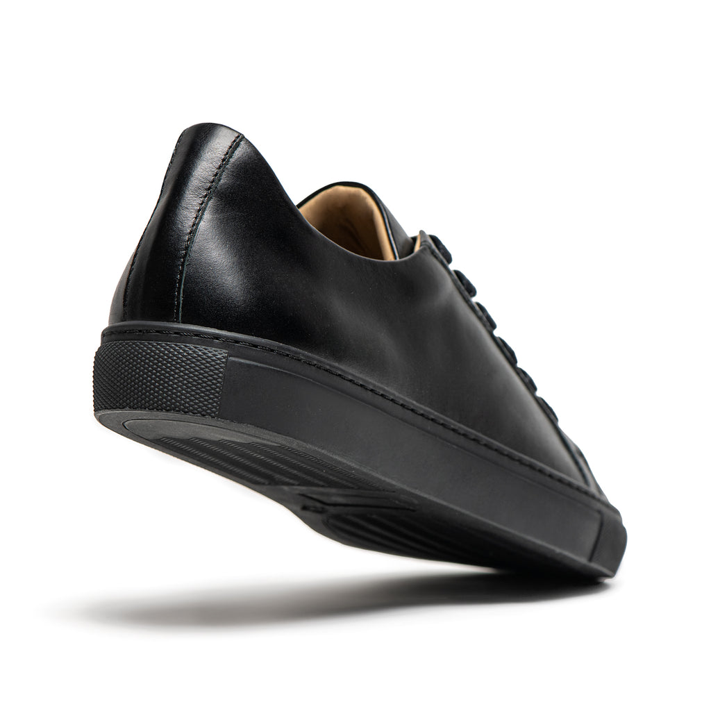 Sneakers Classic, Black Sole