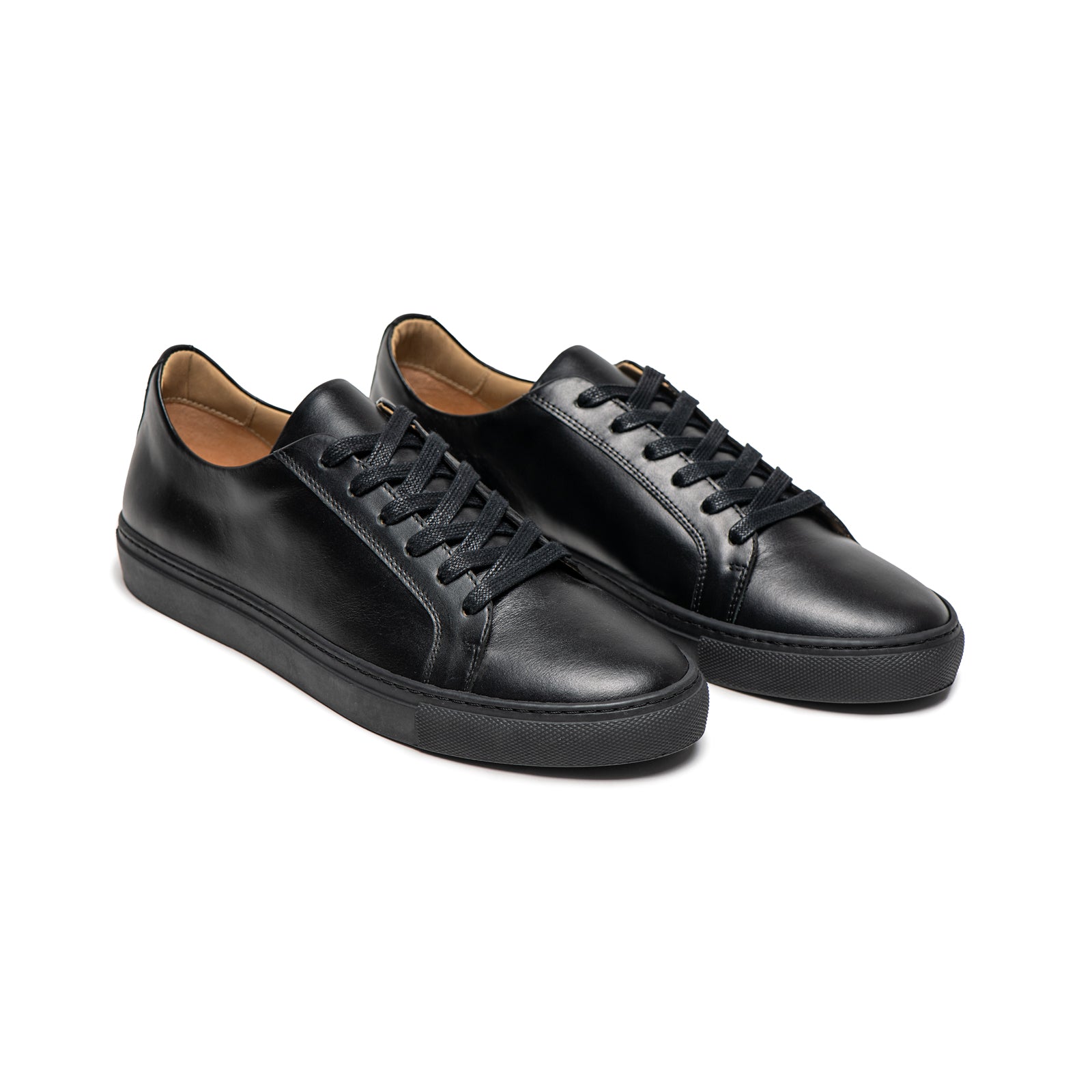 Sneakers Classic, Black Sole